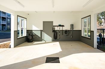 Garage with a concrete floor 